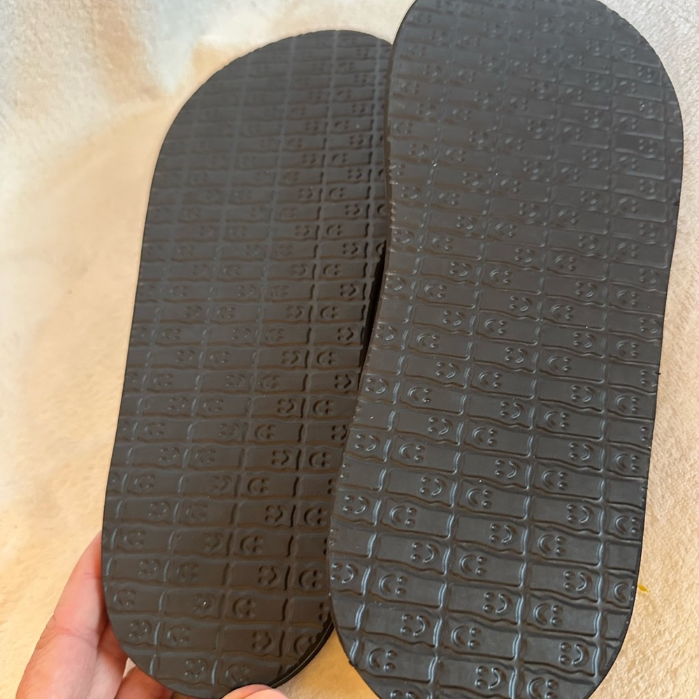 Sanuk Black and White Slip-On Shoes - Picture 5 of 6